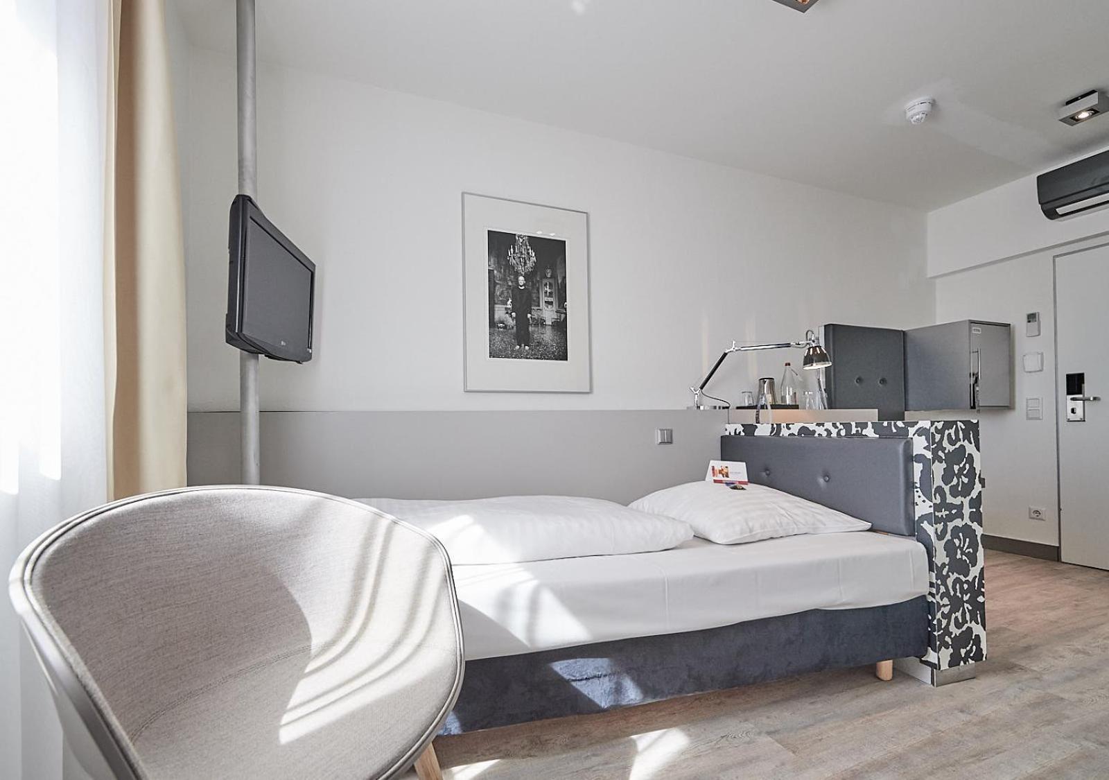 Small Single Room,1219252678:JPEG